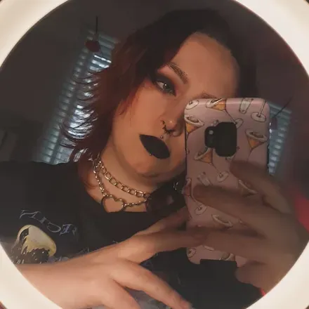 OnlyFans account  lulu_locket avatar 1