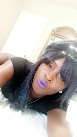 OnlyFans cuenta queenloves2 header 2
