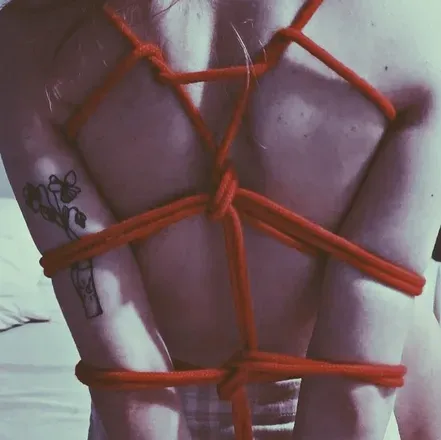 OnlyFans cuenta mikaxrose header 2
