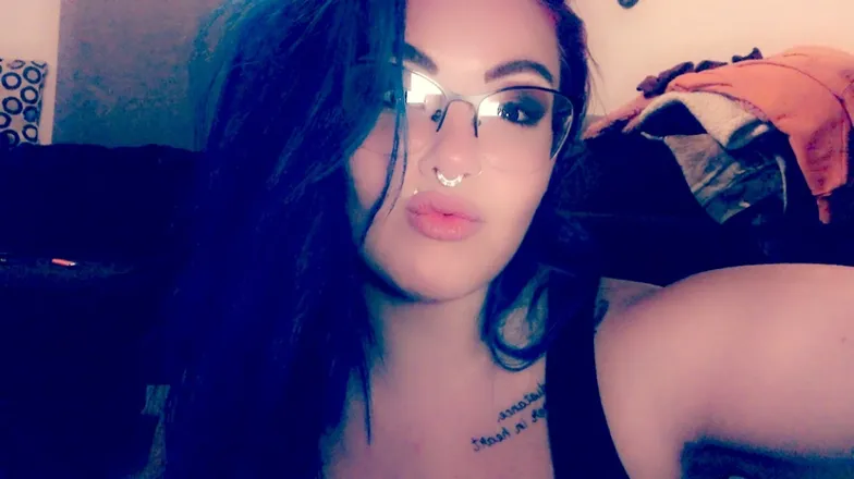 OnlyFans cuenta alyssa022817 header 2