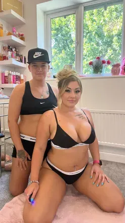 OnlyFans account  lesbianlovex avatar 1