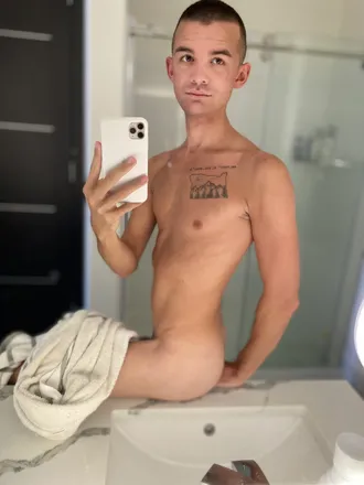 OnlyFans cuenta alexsav6 header 2