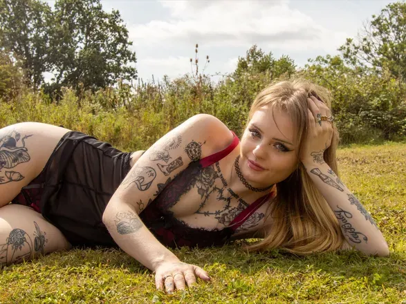 OnlyFans cuenta vixennpixie header 2
