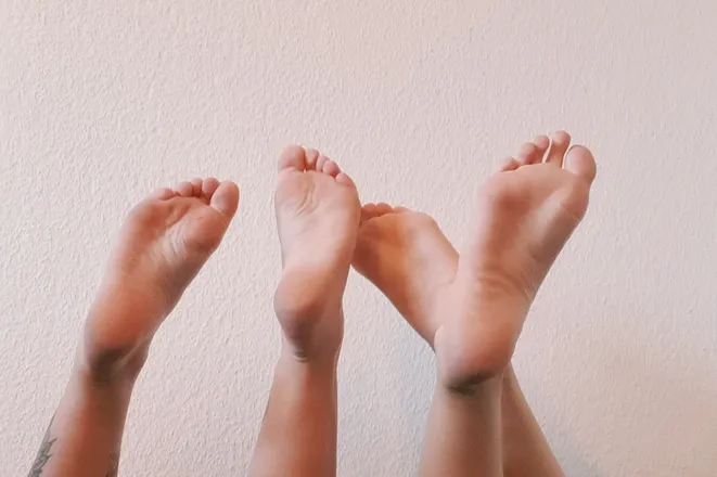 OnlyFans cuenta feetfromswitzerland header 2