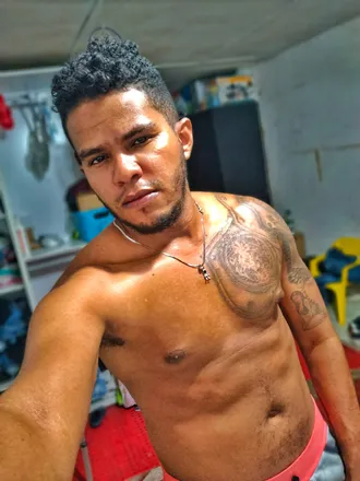 OnlyFans account  vikcortes avatar 1