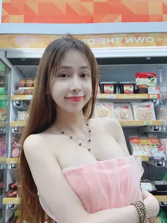 OnlyFans account  cherry10082002 avatar 1