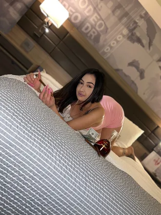 OnlyFans cuenta trophywife47 header 2