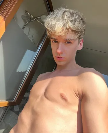 OnlyFans cuenta billyblonde256 header 2
