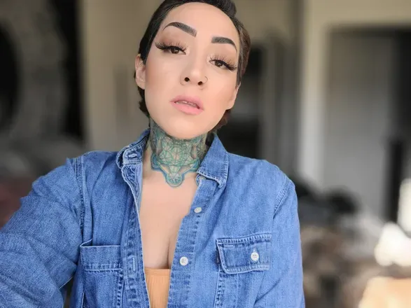 OnlyFans cuenta foxybruja avatar 1