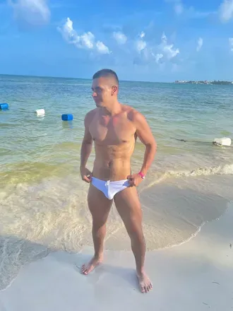 OnlyFans account  ohdamnpapi avatar 1