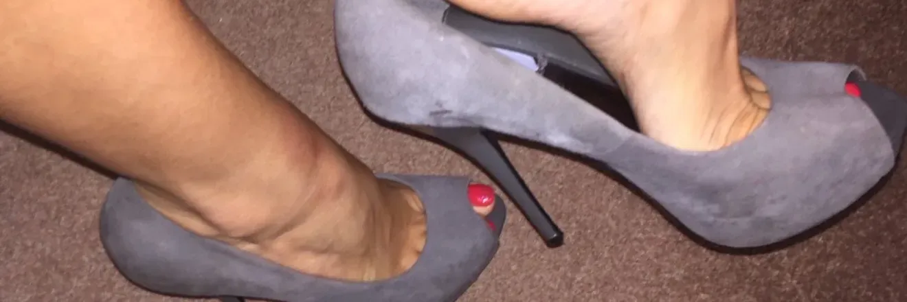 OnlyFans cuenta sxyfootmistress header 2