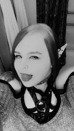 OnlyFans cuenta lyrah2704 avatar 1