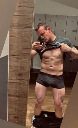 OnlyFans cuenta guesswho72 header 2