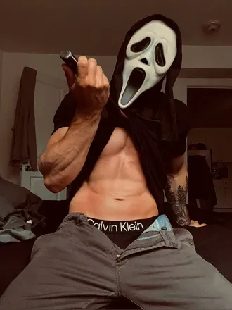 OnlyFans account  quoth_the_raven avatar 1