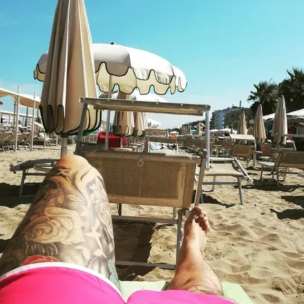 OnlyFans cuenta fenicotterorosa13 header 2