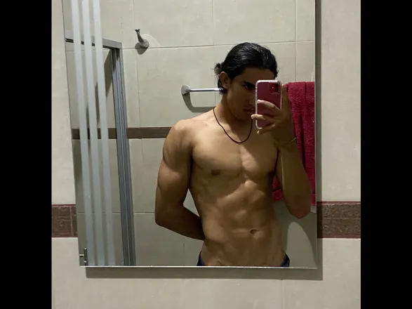 OnlyFans account  u224390060 header 2