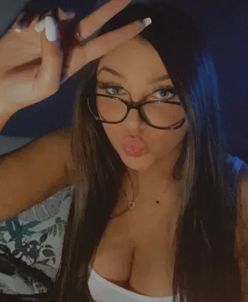 OnlyFans cuenta bustykendall avatar 1