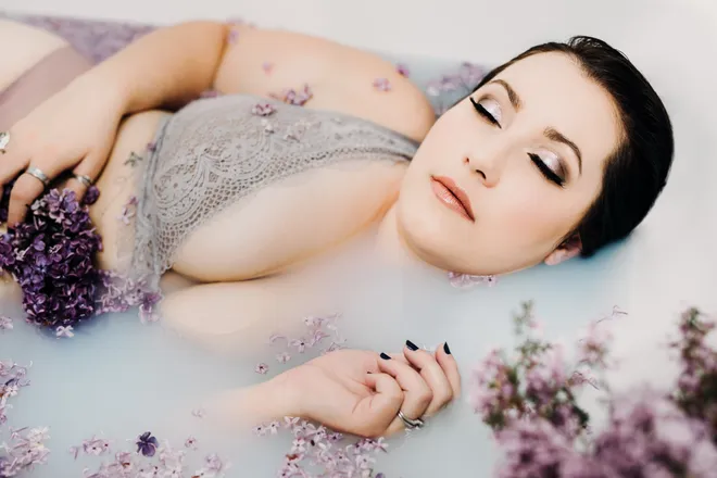 OnlyFans cuenta playing_eden header 2