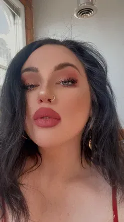 OnlyFans cuenta aria-hensely avatar 1