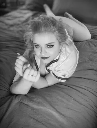 OnlyFans cuenta lydiaryreads header 2