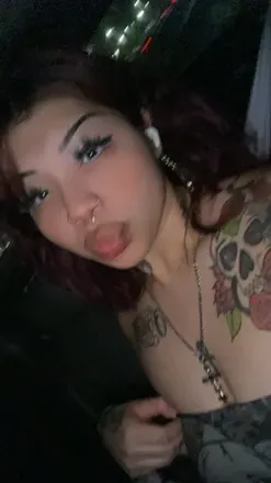 OnlyFans account  woahh_mariax avatar 1