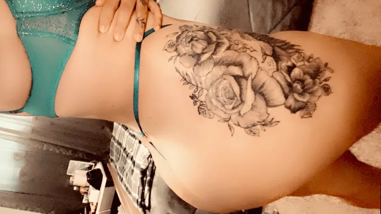 OnlyFans cuenta princessshi1 header 2
