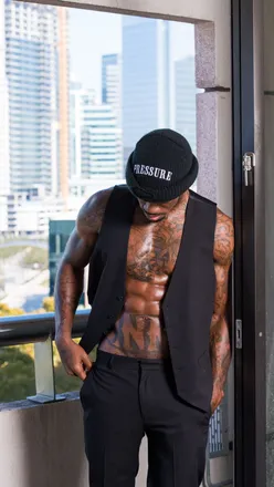 OnlyFans account  wewantpressure header 2
