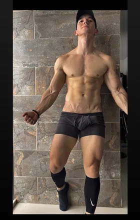 OnlyFans cuenta emi_fit header 2
