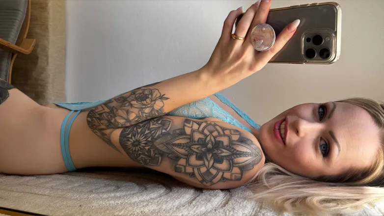 OnlyFans cuenta tattoos.legs.nylons header 2