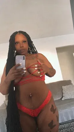 OnlyFans cuenta submissivequeenx avatar 1