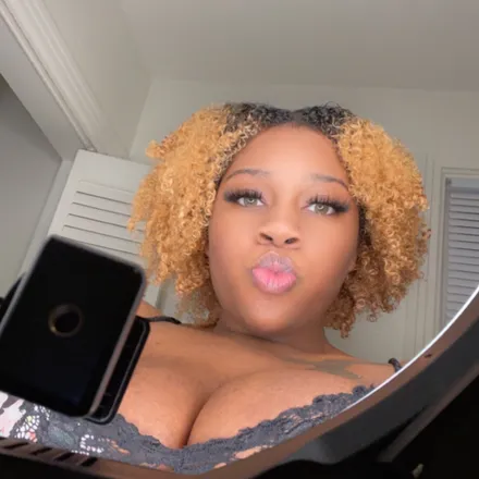 OnlyFans cuenta creamyhoney98 header 2