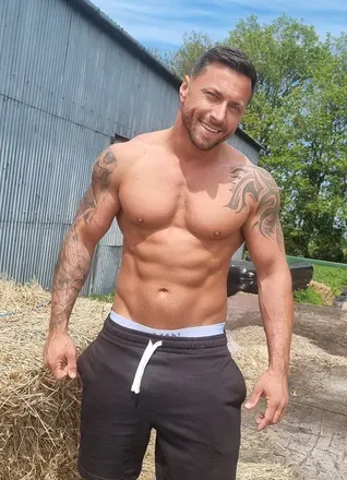 OnlyFans cuenta karlj_free avatar 1