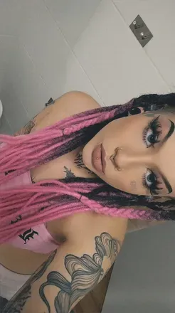 OnlyFans cuenta xserafiinaxx avatar 1