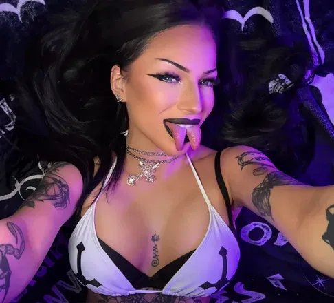 OnlyFans cuenta aurora_reignxo avatar 1