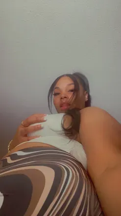 OnlyFans cuenta chanellovee21 avatar 1