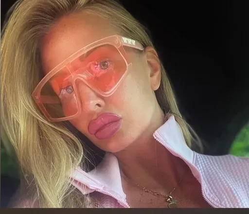 OnlyFans cuenta playmatemartina header 2