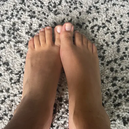 OnlyFans cuenta youngaussiefeet avatar 1