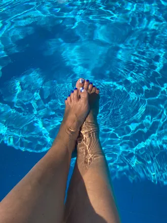 OnlyFans cuenta juicyfeets.69 header 2