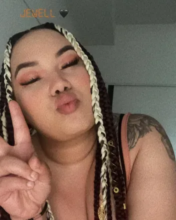 OnlyFans of babyygirll_j