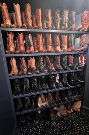 OnlyFans cuenta aguyandhisboots header 2