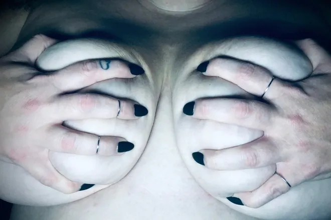 OnlyFans cuenta thecreepygirly header 2