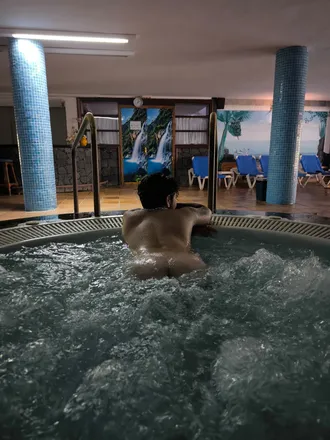 OnlyFans cuenta banana_bisex_guy header 2