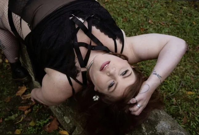 OnlyFans cuenta thots_anne_prayers header 2