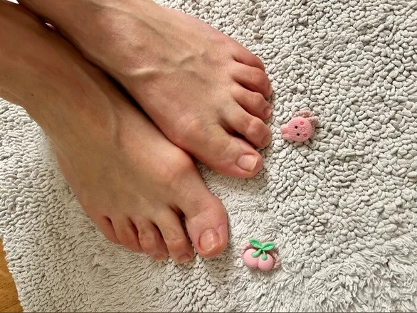 OnlyFans account  sexyfeetmilan header 2