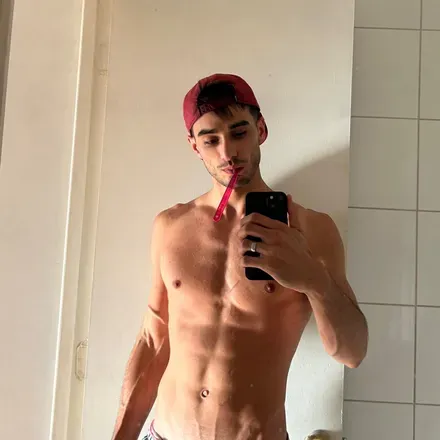 OnlyFans account  lukiarg avatar 1