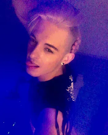 OnlyFans cuenta versa_bottem avatar 1