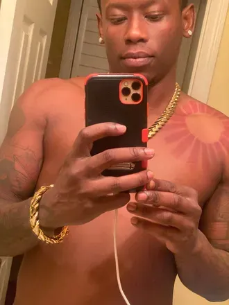 OnlyFans account  dee_c avatar 1