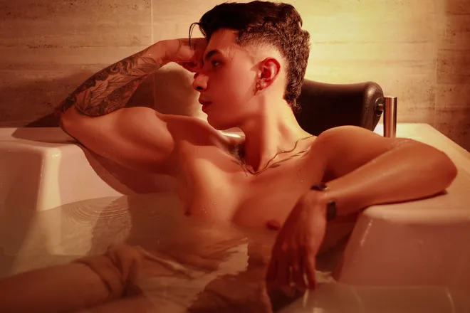 OnlyFans cuenta kikecascas header 2