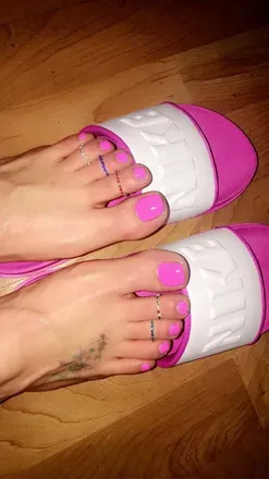 OnlyFans cuenta buzzinbee avatar 1
