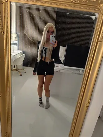 OnlyFans account  blondebarbiegirlx header 2